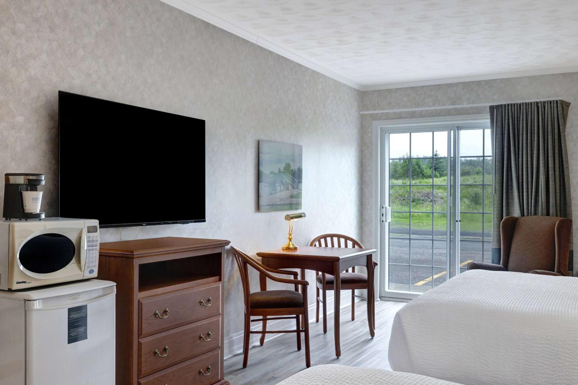 Days Inn By Wyndham Edmundston Eksteriør bilde